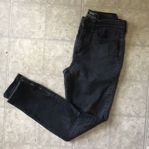 Grey women skinny jeans